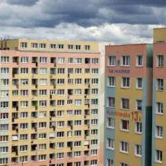 Przed kim odpowiada spółdzielnia mieszkaniowa? Odkryj jej obowiązki