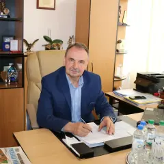 Jak zostać prezesem spółdzielni mieszkaniowej: kluczowe wymagania i wyzwania