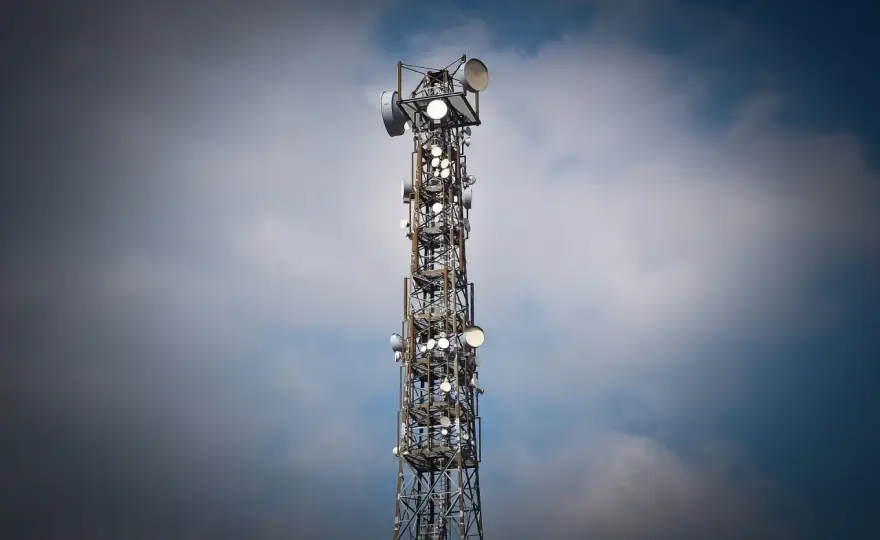 Jaki czynsz za maszt telefonii komórkowej? Sprawdź, ile możesz zarobić