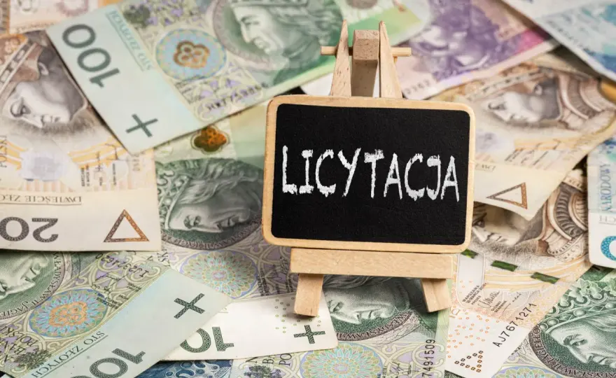 Jak wygląda licytacja komornicza nieruchomości i jak uniknąć błędów